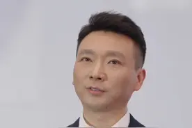 【康辉朗诵《备急千金药方》 网友：宛如唐僧取经归来】 近日，康辉在内蒙古医科大学，现场朗诵孙思邈《备急千金药方》论“大医精诚”当中对“医德”的解释。视频封面