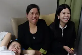 终于等到四维产检的日子，全家人第一次这么清楚地看到宝宝，每个人都很激动！看看宝宝长得像谁？#一个身体两个心跳 #孕期记录 #四维彩超 #期待你的到来视频封面