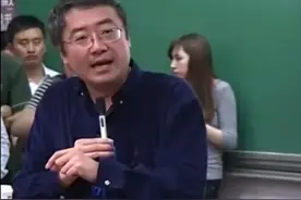 王强北大演讲谈如何读书，一流的思想和口才，全场掌声不断视频封面