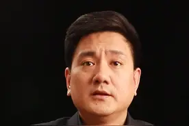 两个急诊，他该救谁？浦东拒借除颤仪医生被停职#120医生拒绝哮喘患者求救被停职 #大v说 #大v说热点 视频封面