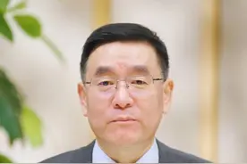 最好的医生其实是自己 几乎每个人天生都拥有“自愈力”，培养健康的生活方式，才是应对慢性病的底气#解锁春日健康清单 #抖出健康知识宝藏 #在抖音pick你的健康搭子  #自愈力是你自己最好的医生