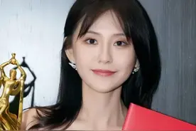 浅浅回看近5届飞天奖视后获奖时刻，秦海璐合不拢嘴，热依扎喜不自泣，周迅输的心服口服#赵丽颖 #唐嫣 #热依扎 #周迅 #飞天奖视频封面