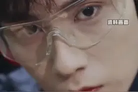 胡一天近2年没进组被质疑退圈，本人发工作照回应 工作室公布7月行程依旧无拍戏安排（九派新闻）