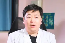 孩子误吞口香糖会把肠子黏住吗？#口香糖 #口香糖吞了有危害吗 #硬核健康科普行动  #育儿视频封面