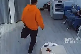 3月16日，浙江丽水。退役军人找商家借试衣间，换上军装出来时惊呆老板娘。视频封面