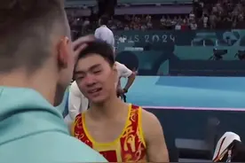 个人身份运动员利特维诺维奇夺得蹦床冠军，穿越人群安慰遗憾摘银的王梓，奥林匹克精神在此刻具象化了#2024巴黎奥运会 #个人中立运动员视频封面