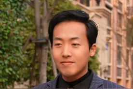 女儿给老爸介绍自己的班主任相亲 有些故事，未完待续；有些人，注定重逢。#剧情  #相亲视频封面