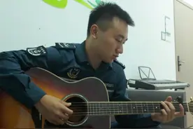 #我的海警日记  第八集：#你不知道的海警执法员  #告别篇  这是一期送给海警执法员的告白信。谢谢你们守护着祖国的海岸线，守护着我们。新京报联合中国海警推出#万里巡航护海疆  大型主题策划。新京报记者15天14夜深入中国海警工作一线，推出系列体验式报道。视频封面
