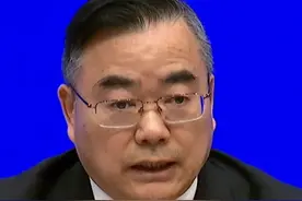 4月2日上午，交通运输部政策研究室主任刘鹏飞在国新办关于健全社会信用体系新闻发布会上介绍，近年来交通运输行业持续推进以信用评价为基础的分级分类监管工作相关情况。（王家齐）#社会信用体系建设 #交通运输 #信用交通 #国新办发布会视频封面