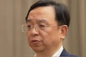 比亚迪董事长#王传福谈新能源汽车出海 ：只有开放创新，才能让世界感受到好的产品视频封面