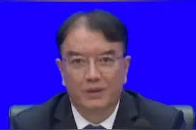 乌鲁木齐市长向大家推荐美丽的乌鲁木齐 红山塔 大巴扎 停靠八楼的2路汽车……你记忆最深刻的是什么呢#新疆推动高质量发展系列主题新闻发布会 #乌鲁木齐 #新疆 #新疆美好推荐官视频封面