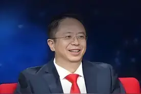 准备开启两会之旅了，看看我的行李箱里都有什么 #大咖观察 #红衣随手拍视频封面