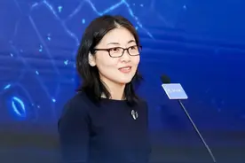 【颜宁回应任职山东大学：并没有！请勿过度解读】 3月11日，颜宁任职山东大学词条在热度持续攀升。当天下午，颜宁个人微博转发相关新闻报道并发文称：并没有。学术委员会与任职无关，是学术界公共服务的一种常见形式，一般都是请外单位专家组成，请勿过度解读。#颜宁任职山东大学 #颜宁回应任职山东大学  #颜宁视频封面