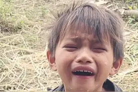 小凯生病难受，小凯想妈妈了 #农村生活
