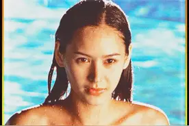 九岁女孩有着孕妇一样的肚子，每天都会去卫生间呕吐 #电影推荐视频封面