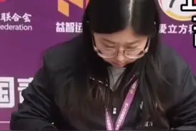 魔方比赛的现场一打开就是个完整的瞬间懵了 网友:脑瓜子嗡嗡的吧#魔方 #魔方世界纪录 #辩论赛 #七巧板 #乒乓球视频封面