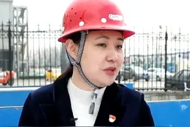 高端化工是山东“十强”优势产业之一。眼下，围绕鲁南化工年产30万吨己内酰胺这个省重大项目，山东正加速要素集聚 ，建链、补链、强链。#山东   #己内酰胺视频封面