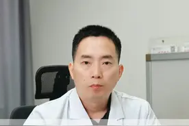 多喝水竟然可以减少胆结石的发生？曾医生：确实可以！#硬核健康科普行动  #喝水 #胆结石视频封面