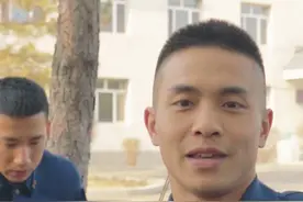 #消防队的欢乐时光 #可爱的消防员小哥哥 #妈呀太香了 #五一快乐 我是你们的郝桐“学” 今天没有训练  “五一”了 吃点！喝点！视频封面