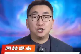 三蹦子都火到欧洲了！他们稀罕的样子，恨不得当场开回家！ #国产三蹦子在意大利车展火了 #三蹦子 #万万没想到视频封面