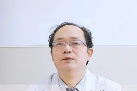 教你三个动作，颈椎越来越健康。简单易学，不花一分钱。#颈椎病 #锻炼 #硬核健康科普行动 #肩膀疼 #别划走视频封面