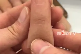 定做硅胶假手指，让肢体残缺的人变“完整”：几百块到几千块不等，可以用八九年。戴上效果好逼真，这就是科技的意义吧！#义肢 #假肢 #假手指 #残疾人视频封面