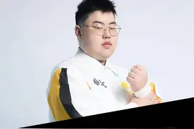 原来小胖去年就被久哲研究透了，怪不得又被抢龙#重庆狼队小胖 #久哲视频封面