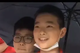 6月7日，福建福州。11岁男孩替好兄弟接姐姐，小小年纪语出惊人，祝福姐姐一举夺魁！#高考加油 #2022高考护航 视频封面