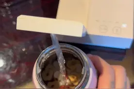 即热卡片饮水机真的太方便了！即热出水，折叠不占地！#即热饮水机  #卓朗即热饮水机  #实用好物  #出门旅行必备  #多喝水视频封面
