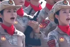一起看九三盛大阅兵，唯一一支全部由女队员组成的方队，女民兵首次参加纪念抗战胜利主题阅兵。（剪辑：王京）