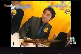 #谢霆锋 出道时众多巨星级前辈为他打call，但争议的声音也不断涌现。在红馆的万人演唱会中被观众喝倒彩，但强大的内心支撑着他演完整场。#声生不息 #声生不息大湾区季视频封面