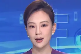 女子云南旅游在酒店床上被毒蛇咬伤，扎16支血清，住院半月无法站立，花费14万，时隔两年仍有神经后遗症（九派新闻）#大象主播说 @大象新闻主持人刘琳