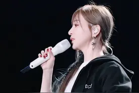 王心凌南京演唱会高情商现场！二次演唱《凝眸》实力又宠粉！
#王心凌 #王心凌南京演唱会 #凝眸王心凌视频封面