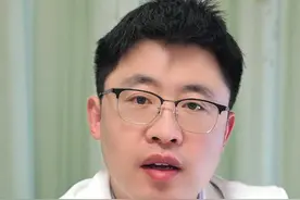 氨糖怎么吃？吃多长时间？ #医学科普 #武汉协和骨科张波医生 #抖出健康知识宝藏 视频封面