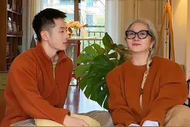 #roomtour 【61岁|单身|独居|自媒体博主】的家 参观了这位高能量斜杠女生@一柳 女士的家，似乎让我们不再害怕老了之后的生活🌈#roomtour #vlog日常 #理想中的老年生活 #斜杠青年 #老年生活欢乐多视频封面
