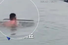 轿车坠湖，司机命悬一线，男子嘴咬撬杠破窗营救！“那是一条生命，我必须把他拉回来”视频封面