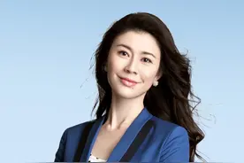 #育见快评  自登顶中国影史票房冠军后，《哪吒之魔童闹海》再传佳绩，并开启了全球上映的征程。在北美、澳大利亚、新西兰等地，该片预售情况火爆，部分场次甚至出现一票难求的现象。戳视频，来听育见新闻主播怎么说→  #哪吒2破100亿  #哪吒2全球票房Top15视频封面