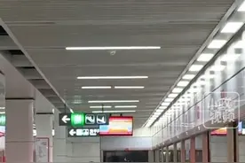 9月29日（发布），江西南昌。国庆假期，南昌地铁运营时间有变，10月1日末班车延后至23:30，20:25至运营结束，可免费进站乘车。其余时段，南昌地铁运营时间也有相应调整。关注👉@小政视频  #地铁运营时间  #国庆烟花晚会  #国庆升旗  #江西dou知道  #抖音小助手视频封面