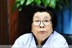 同乙肝小三阳患者吃饭传染吗？ #医学科普 #乙肝 #小三阳 #热点 #山东视频封面