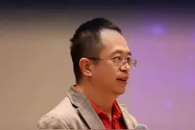 和港大师生犀利问答，大家期待活到150岁吗？ #红衣聊AI #大咖观察视频封面