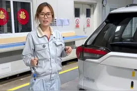 荣放尾门是塑料的？ 尾门发布磁吸，是塑料尾门？#荣放 #一汽丰田