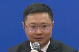 全国人大代表 黄伟：遵义加快建设省域副中心 打造贵州对接成渝地区双城经济圈“桥头堡” #2025全国两会视频封面