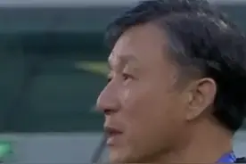 难道是集训半年的秘密武器？U23亚洲杯面对日本，国奥主帅成耀东最后时刻，换上第三门将于金永客串中锋，把董路都看懵了…#U23国足门将客串中锋 #U23日本1比0U23国足 #中国男足 #U23亚洲杯 #dou来足球季视频封面