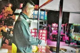 今天采访鸡柳小哥，坚持他的小岗位，重新剪辑，视频加长版，#我的vlog ,#人间温暖 #交换美好视频封面