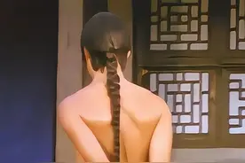 小伙被鞭子玩命抽打，又泡药桶惨遭折磨，竟练成一身铜皮铁骨！视频封面