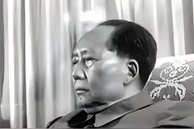 毛主席发明了一个英文单词，诠释“纸老虎”含义，美国人佩服不已视频封面