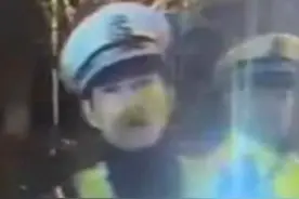 合肥一交警撞脸陈冠希“我一个男生都忍不住看他一眼” 怎么后面还有一位“陈赫”？#陈冠希视频封面