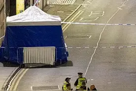 英国男子在大街上发现人头，本以为是恶作剧，捡起一看吓得赶紧扔了……警方确认是74岁交通事故遇难者视频封面