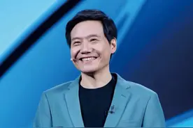 雷军，为什么如此受欢迎。15分钟回顾千亿企业家30年奋斗历程 雷军的故事能激励所有为了生活而努力的普通人。请你永远相信，美好的事情即将发生！刚刚，小米发布史上最强年报，太厉害了！#雷军 #小米 #励志 #教育 #人物故事视频封面