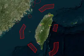 【“一旦台湾岛被围困 就很容易造成经济崩溃和社会动荡”】 国防大学张弛表示，台湾是一个孤岛，能源大部分依赖进口。一旦被围困、封锁，很容易导致经济崩溃和社会动荡。“联合利剑—2024A”演习重点演练了对台湾岛进行封锁新模式。视频封面